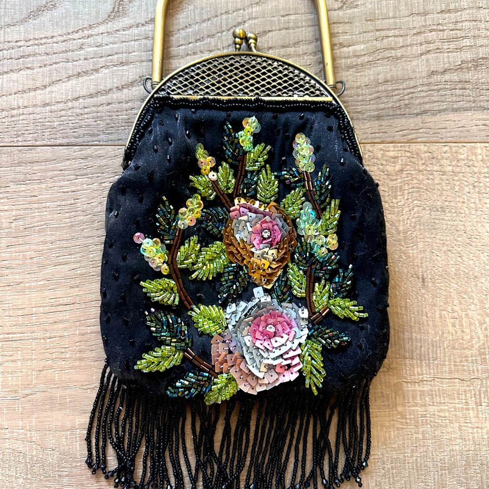 Vintage black purse with beads detail